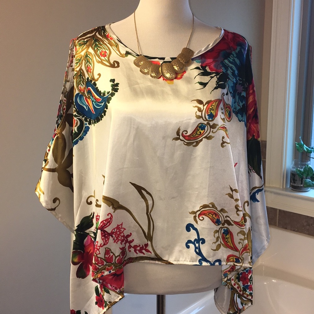 Charming Charlie kimono top